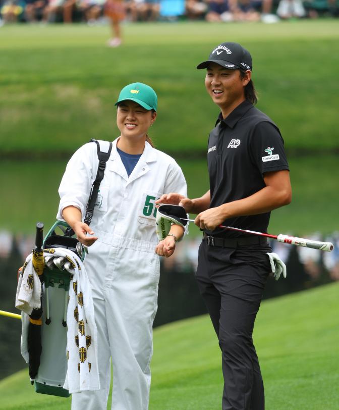 min woo lee and his sister